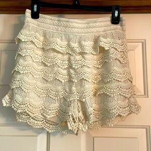 Women’s lace shorts, cream color, size small